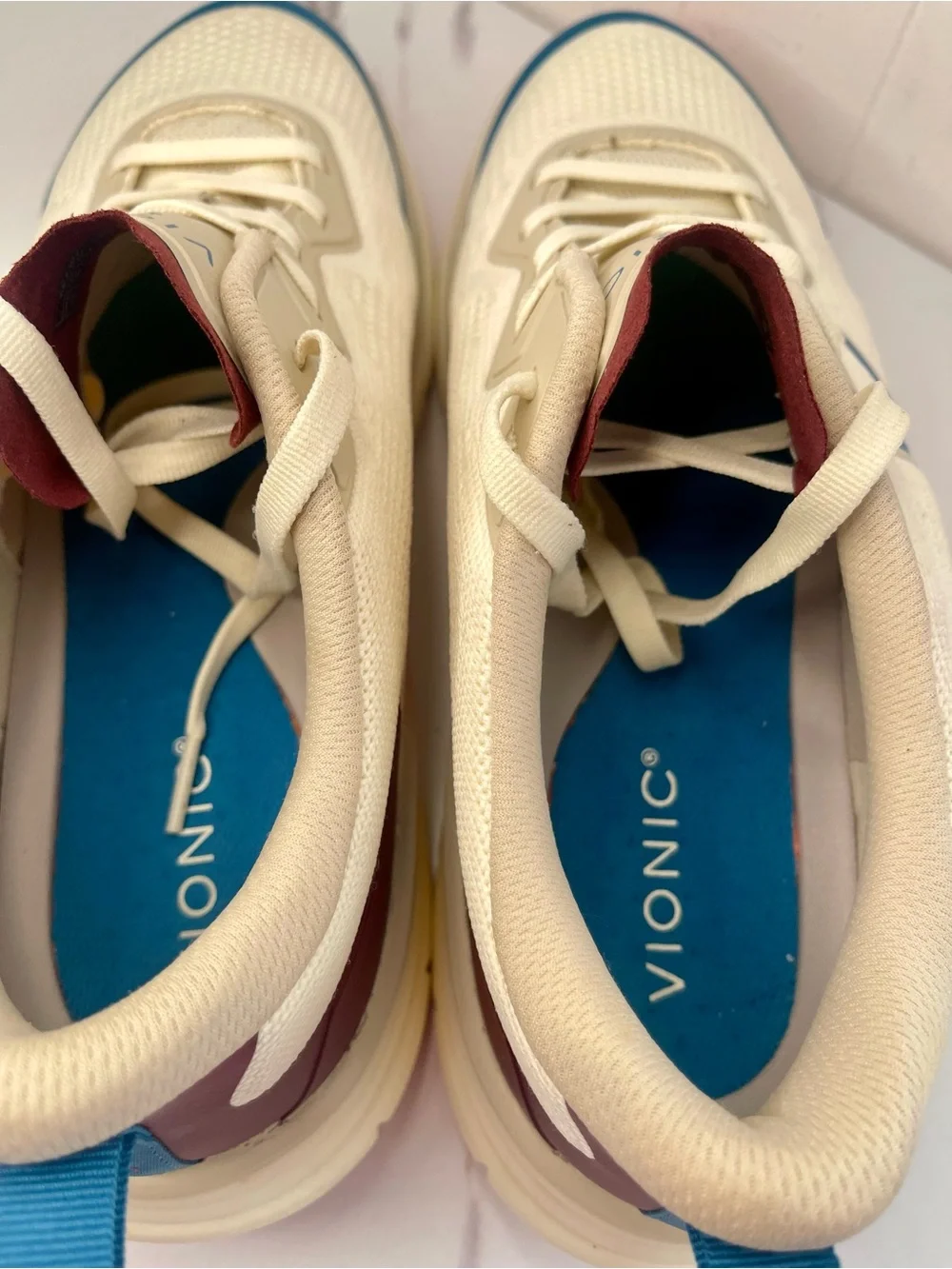 Vionic Walk Max Ivory Multi Lace Up Sneaker Shoe Women's US sizes 12M NWOB